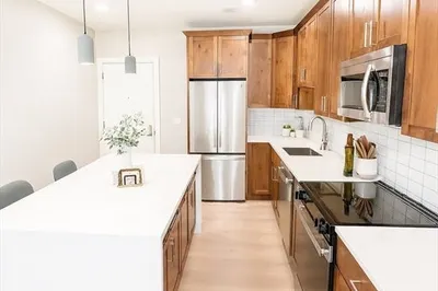 400 West Broadway #303