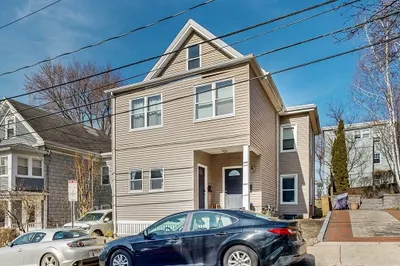 47 Newbury Street 1