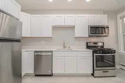 129 Harrishof St #2