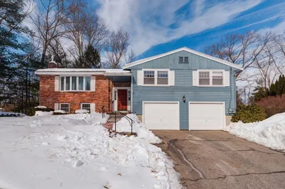 17 Stillwater Drive 1