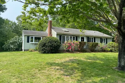 31 Edith Holmes Dr