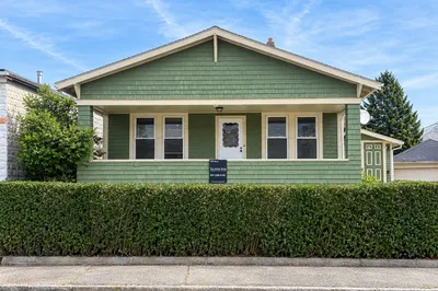 228 Brook St 1