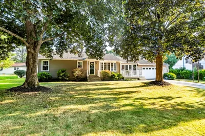 52 Lee Ave 1