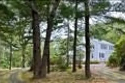 484 Main St 1
