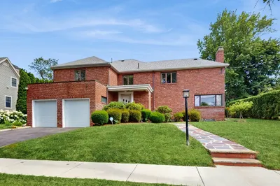 36 Lorna Rd 1