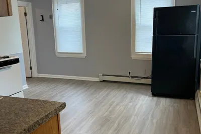 108 Capital St #1 1
