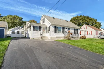 21 Bradley Ave 1