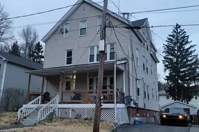 4 Columbia St 1