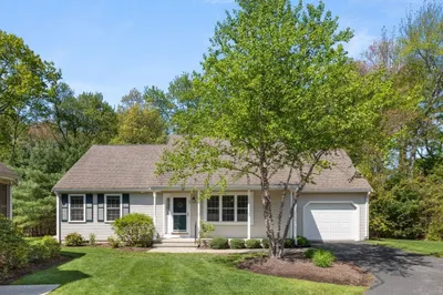 60 Brewster Rd #60