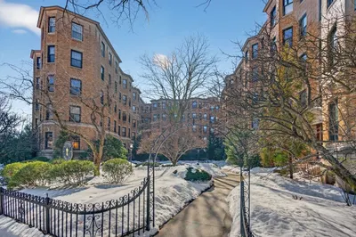 118 Riverway #29