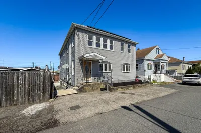 71 Pitcairn St 1