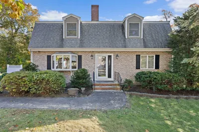 330 W Main St 1