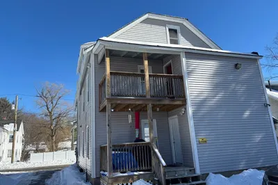 68 Laurel St #2 1