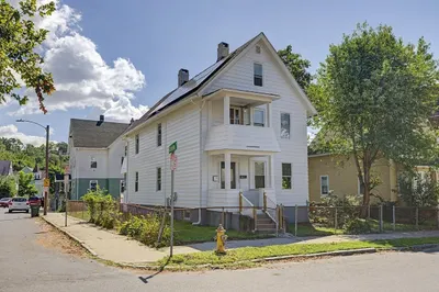81 Adams St 1