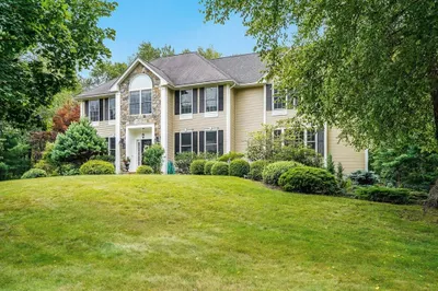 14 Arrowwood St 1