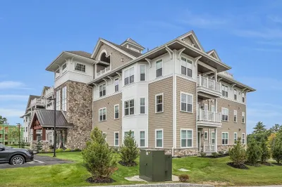 3 Longview Drive #305 1