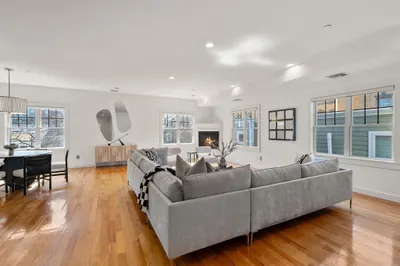 345 W Broadway #9