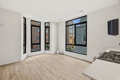 6 National St #2