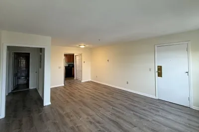 8-10 Essex Street #5 1