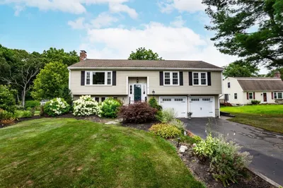 39 Indian Meadow Dr