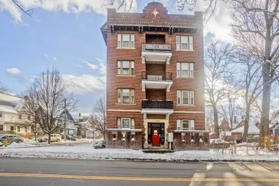 228 Belmont Ave #2R 1
