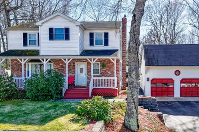 95 Lindstrom Ln 1