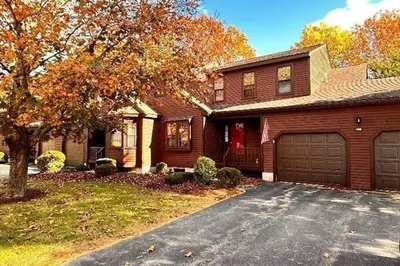 15 Hawthorne Vlg #D 1