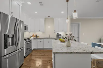 8 Island Court #408 1