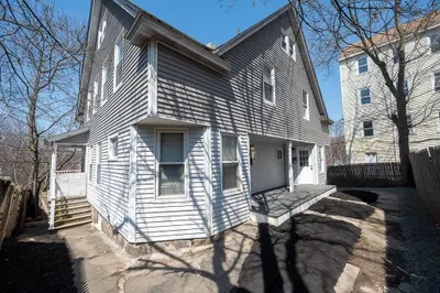 104 1/2 Rodney St 1