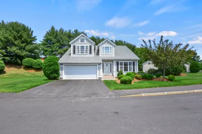 8 Saint Andrews Way #8