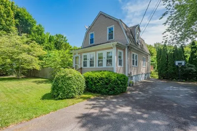 21 Perry St