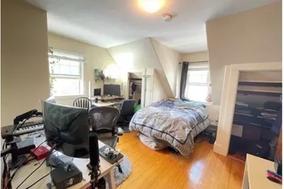 122a Englewood Avenue #4