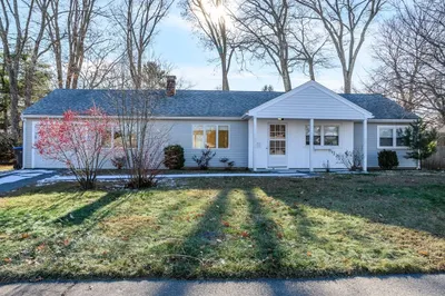10 Spring Valley Rd