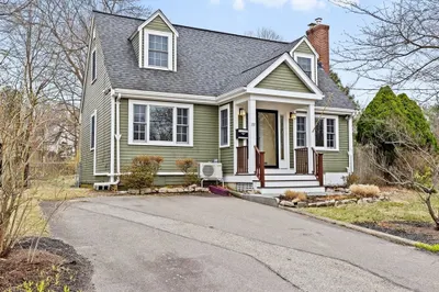 77 Cushing Rd
