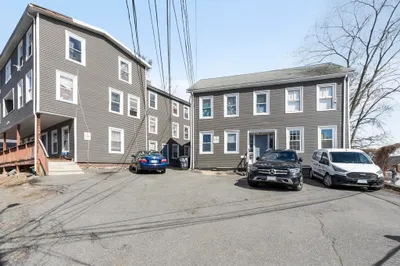 7-11 Gibbs Ct 1