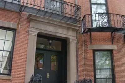 13 Bowdoin St #2C