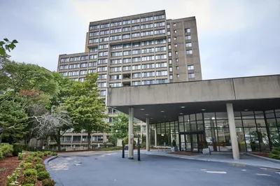 250 Hammond Pond Parkway #609S 1