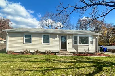 41 Queensbury Dr 1
