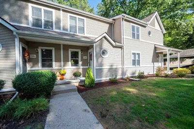 61 Abbey Memorial Dr #104