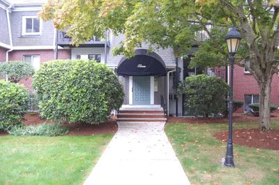 80 Walnut Street #303