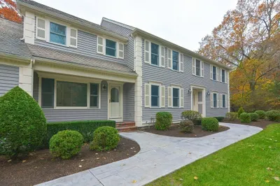 18 Briarwood Circle 1