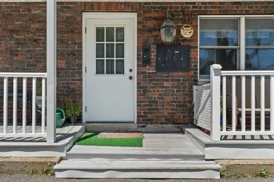 33 Ellerton St #1