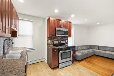 72 N. Margin St #1