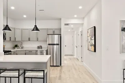 8 Oakhurst St #2