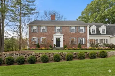 84 Royalston Rd 1