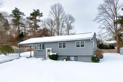3 Leonard Drive