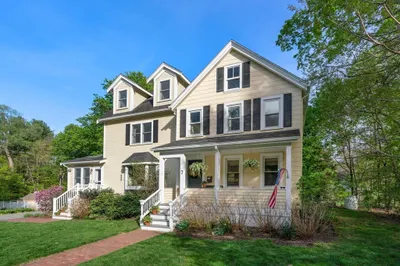 7 Matthew Ct