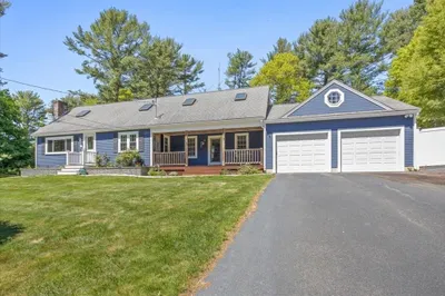 26 Surrey Dr