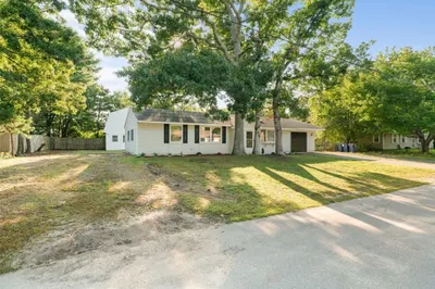 21 Camardo Dr 1