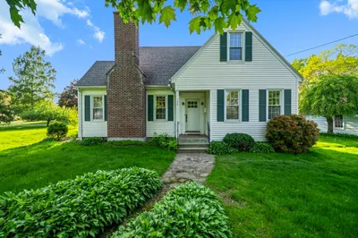 132 Lathrop St 1